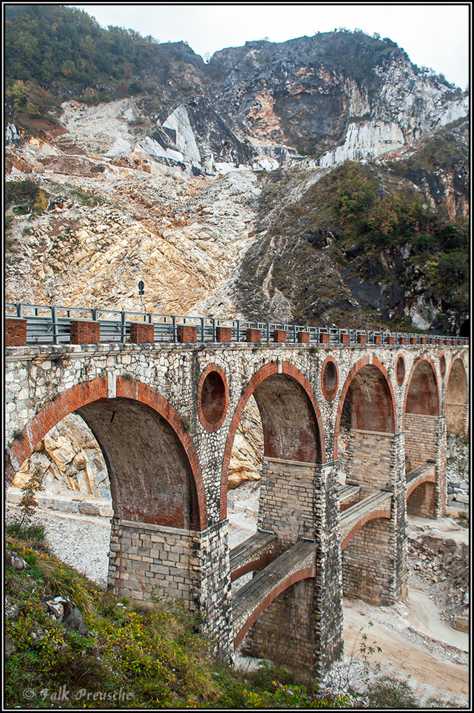 Brücke im Marmorbruch