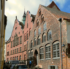 Giebelseite des Kranen-Konvent vor der Ernestinenschule in Lübeck