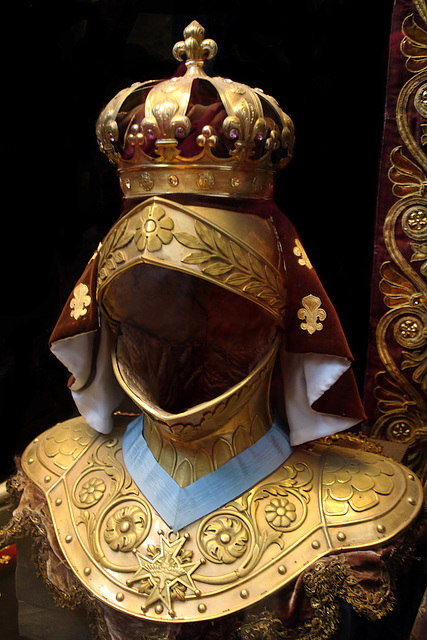 Armure de parade . Basilique de Saint-Denis .