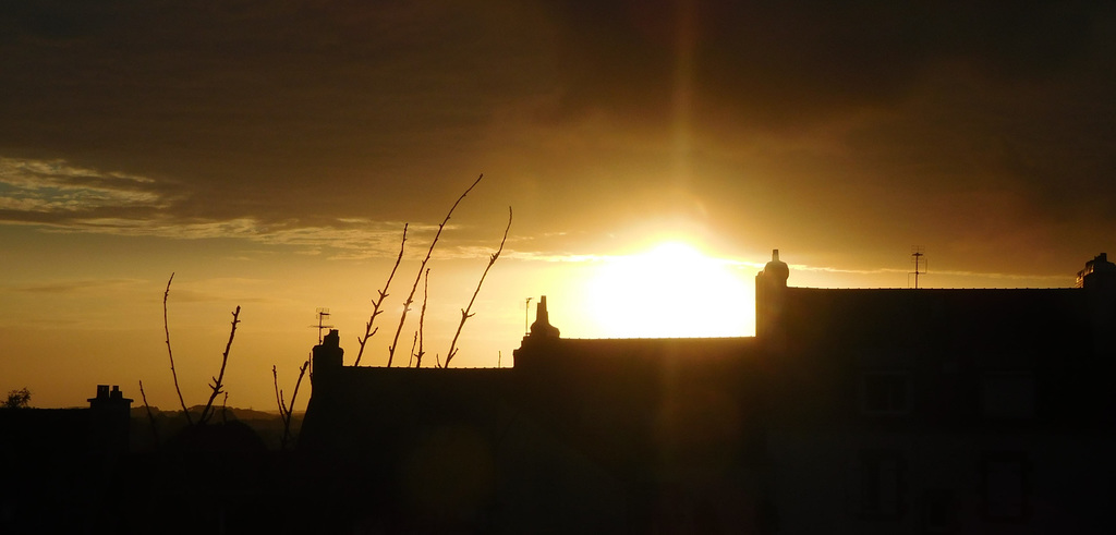 ca commence comme ca au lever du soleil en ce dimanche