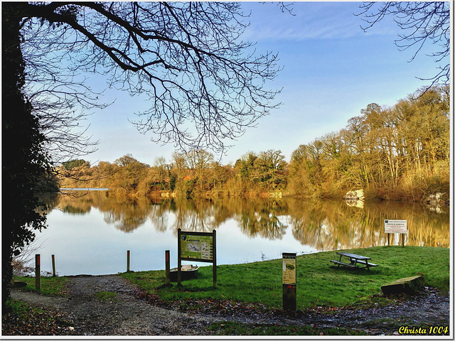 Christmas walk by the lake - HBM