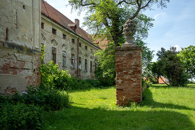 Zámek Jaroslavice