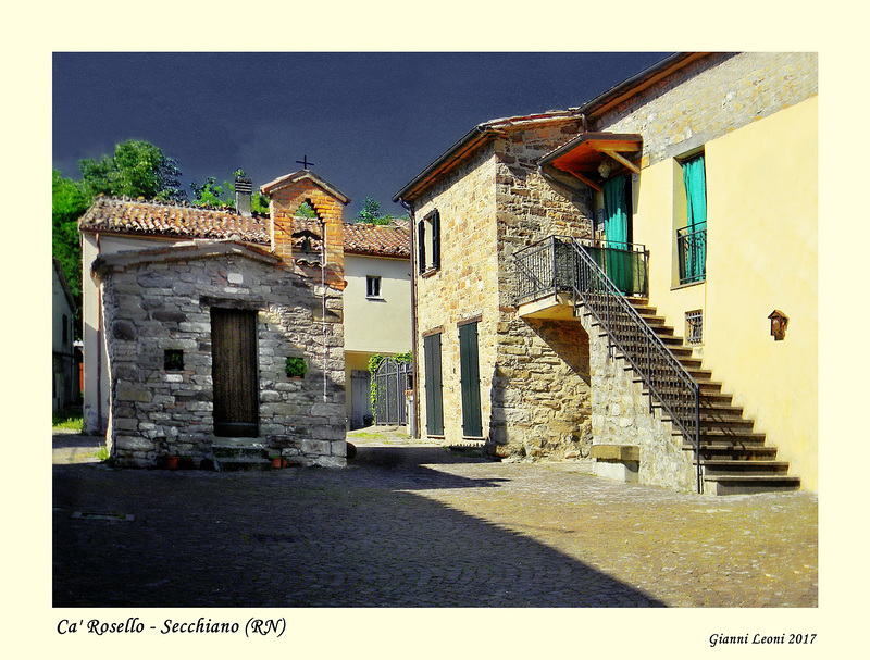 Valmarecchia - Secchiano (RN), loc: Ca' Rosello. Chiesa di Santa Maria delle Grazie, chiesa considerata la più piccola del mondo. Costruita nel 1853 come voto contro l'epidemia di colera. Nessun abitante si ammalò o morì!