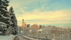 Schloss und Schlosskirche  in Hohenstadt