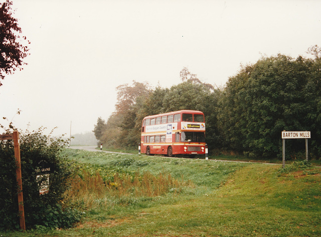 Eastern Counties bus near The Grange, Barton Mills – 14 Oct 1995 (292-04)