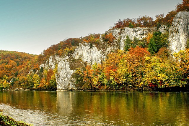 Herbst am Donaudurchbruch beim Kloster Weltenburg.  ©UdoSm