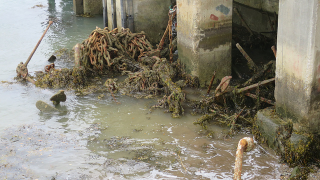 Anchor graveyard