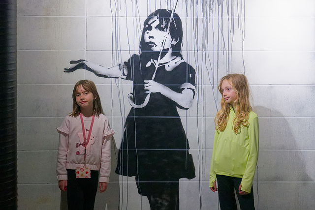 Mes petites-filles chez Banksy