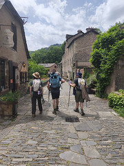 En avant vers Compostelle Il reste de la route à faire
