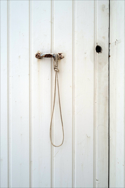 Monte Gordo, Beach shed door and rope!