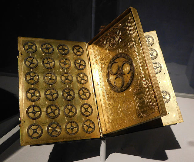 Encryption Device in the Metropolitan Museum of Art, February 2020
