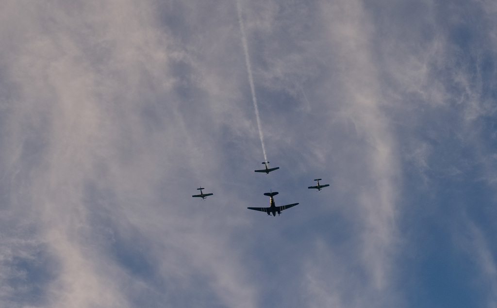 PS Veterans Day / C-47 flyover (# 1553)