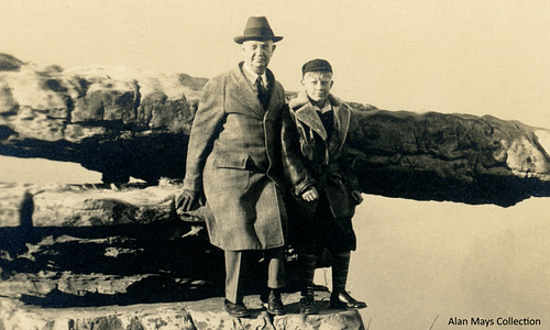 Man and Boy at Umbrella Rock, Lookout Mountain, Chattanooga, Tennessee (Cropped)