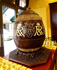 DE - Berlin - Fabergé egg, made of sweets