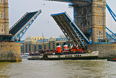 WAVERLEY passing through Tower Bridge