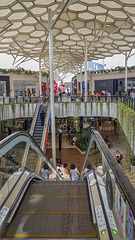 escalators at the mall: will be out 1 week at Santo Domingo