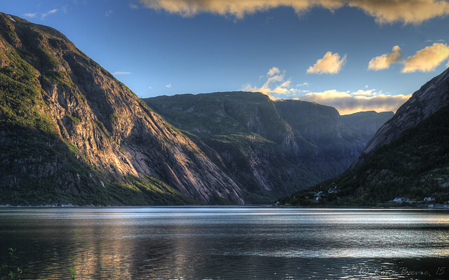 Morning rays in Eidfjord.