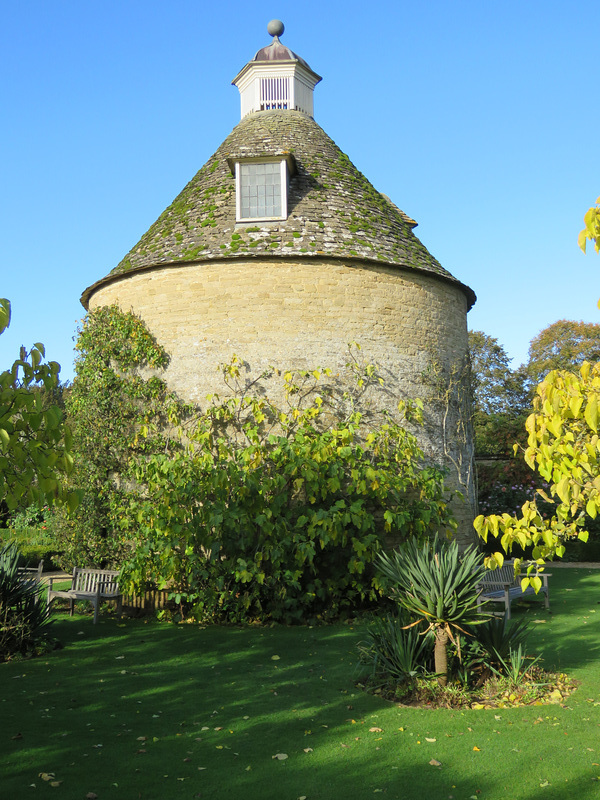rousham park, oxon , c17 dovecot