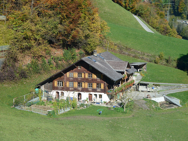 Oberländer Bauernhaus im Spätherbst