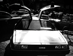 DMC DeLorean mit Flügeltüren... DMC DeLorean mit Flügeltüren...