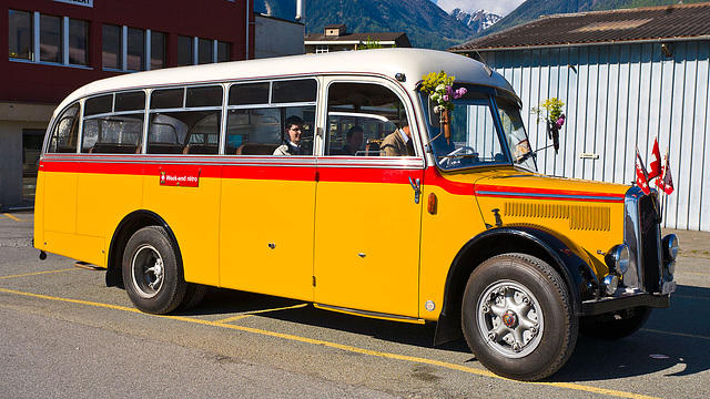 110430 car PTT ancien Martigny