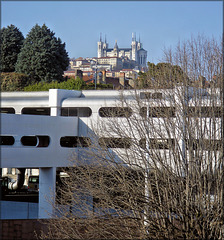 Lyon (69) 4 mars 2013. Parkings de Perrache et Notre-Dame de Fourvière à l'arrière-plan.