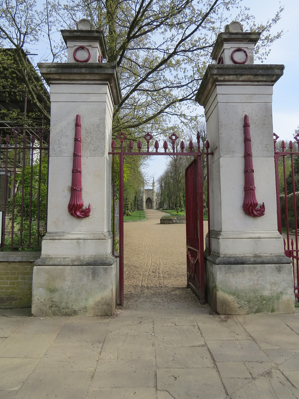 nunhead cemetery gates, london