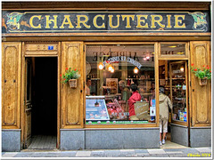 Delicatessen store in old Cluny: come in and enjoy