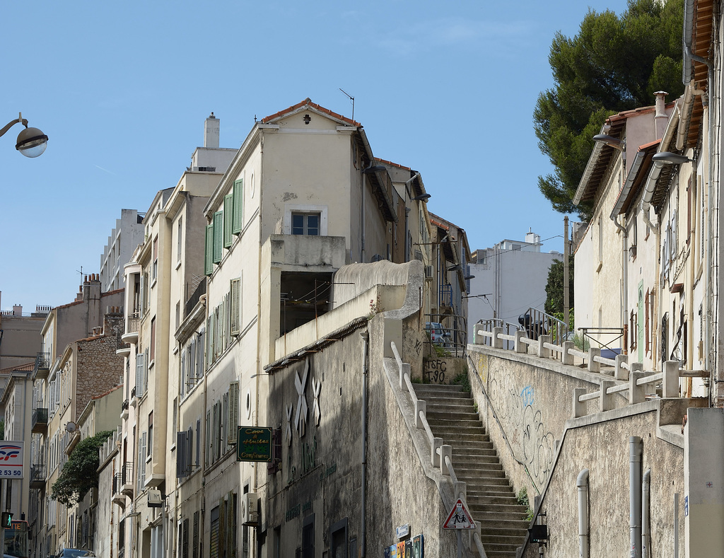 Marseilles and its concrete fences