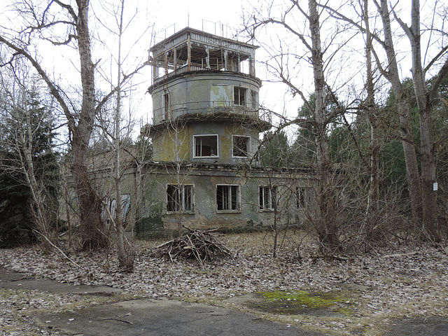 Flugplatz Sperenberg - Tower Landebahn  /Nr.1