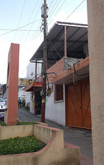 Vue sur l'enseigne du restaurant La Familiar