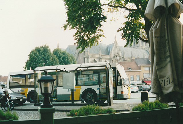 De Lijn contractor - Gruson Autobus 357135 (CFT 396) in Poperinge - 2 Aug 2001