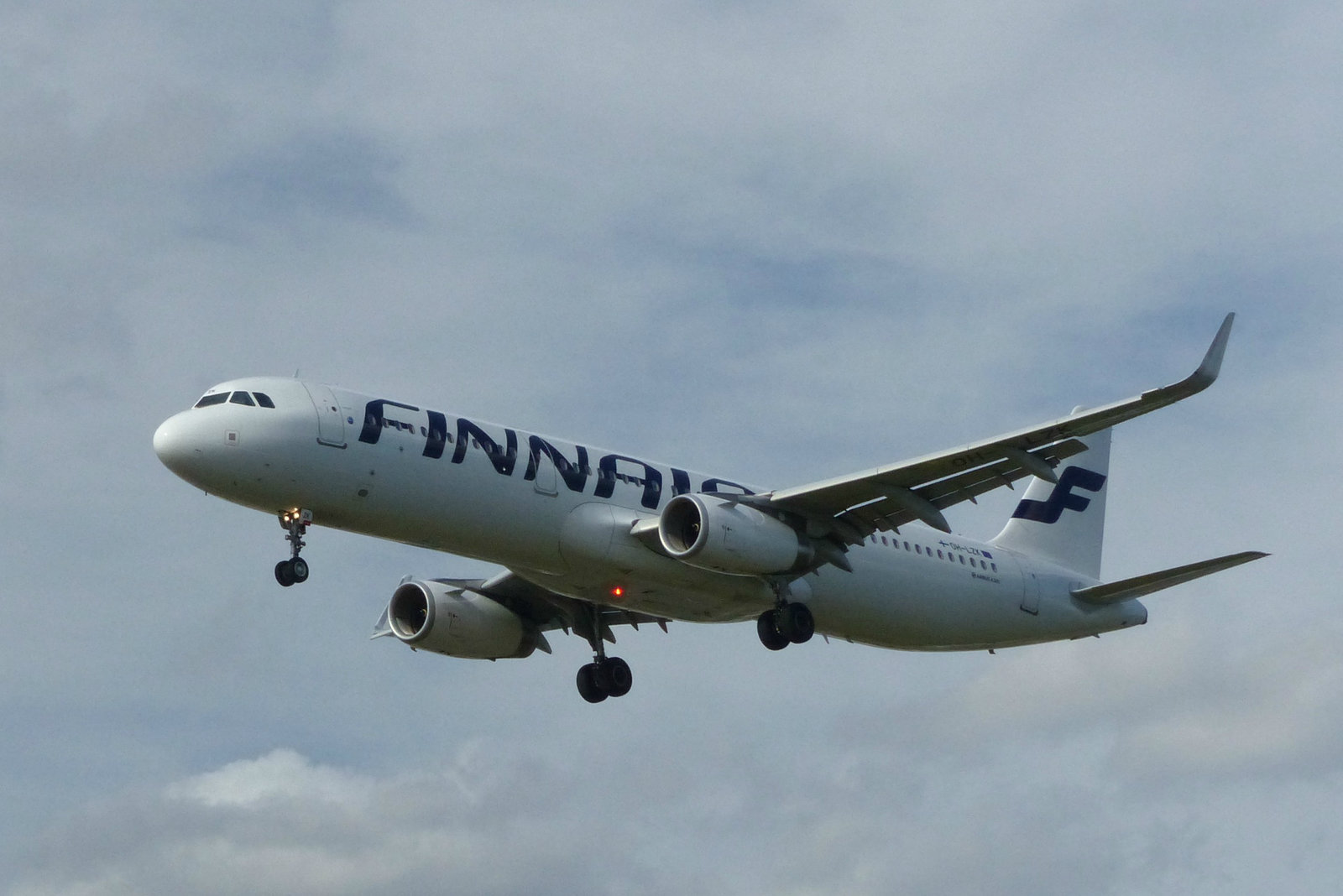 OH-LZK approaching Heathrow - 6 June 2015