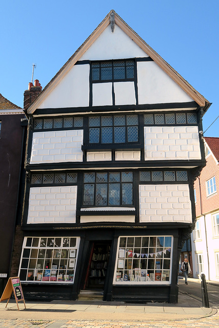 IMG 1944-001-Crooked House