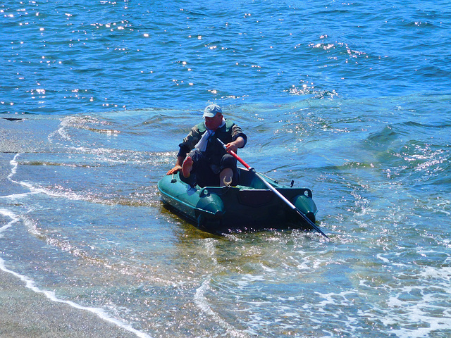 la mer est à 12 degrés,,, qui veut essayer