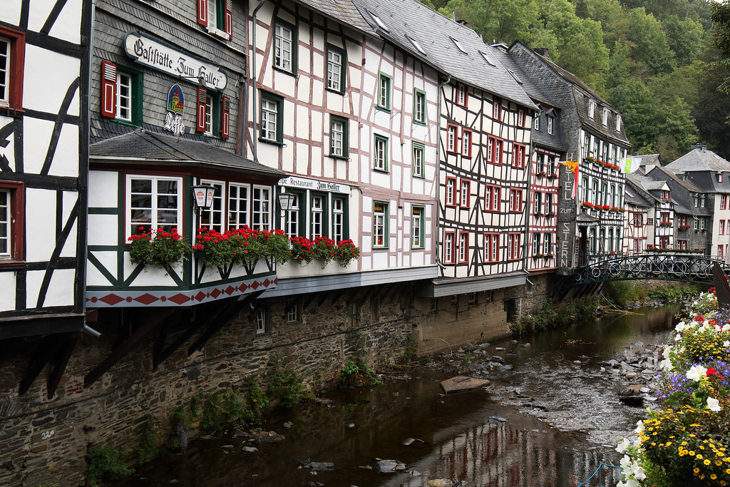 Monschau - Fachwerkhäuser an der Rur (01)