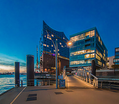 Blaue Stunde an der ElPhi (hFF) - (300°)