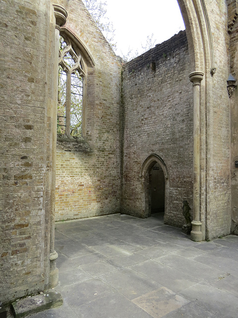 nunhead cemetery chapel, london