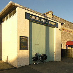 Oamaru Cycle Works... and my loaded bike