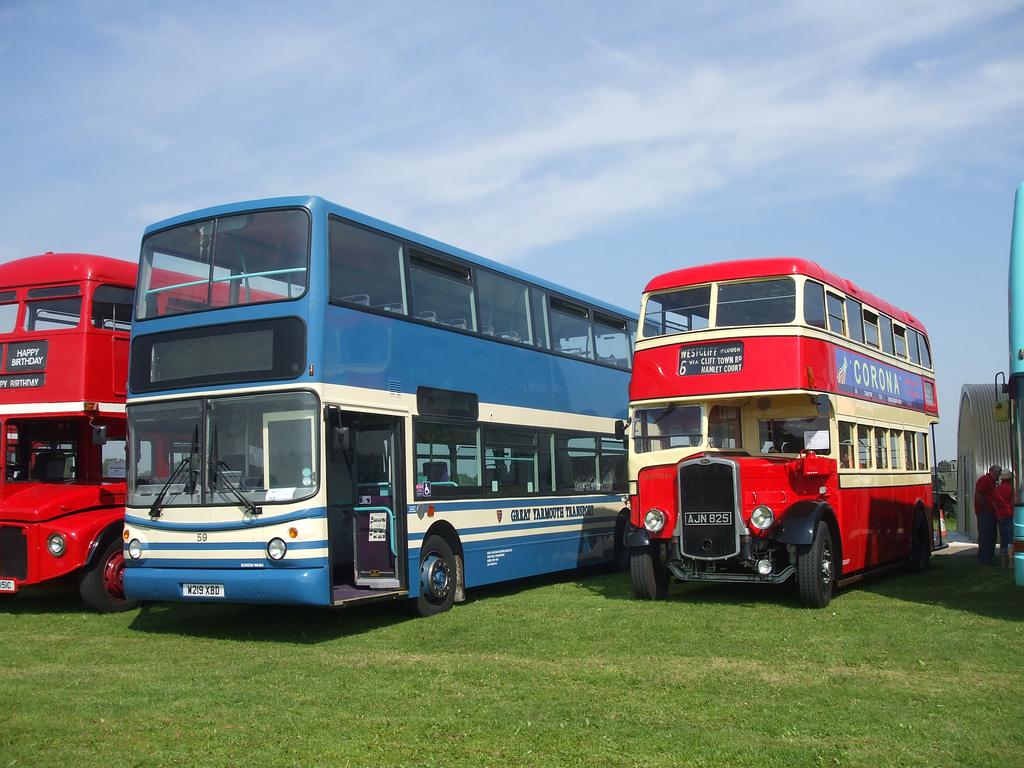 DSCF1127  First Eastern Counties W219 XBD in Great Yarmouth heritage livery and (former) Westcliff-on-Sea Motor Services AJN 825