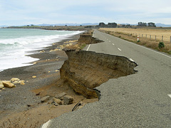 Coastal road from Oamaru to Kakanui... hurry up, New Zealand is getting smaller!