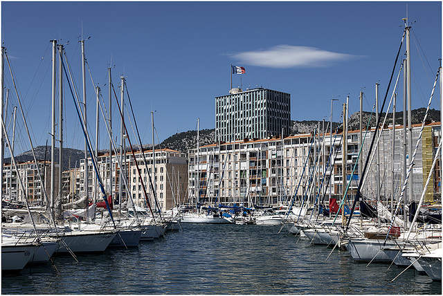 La mairie et le front de mer