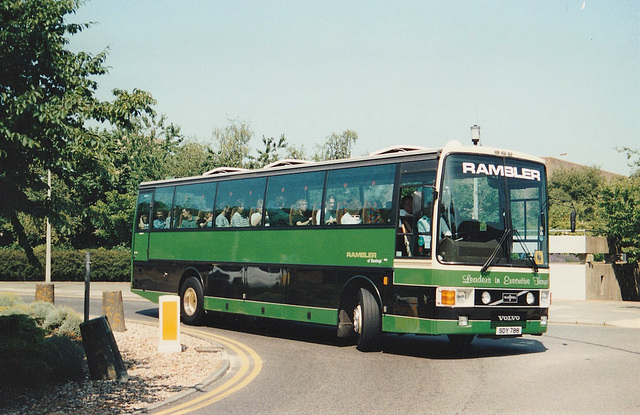 Rambler Coaches SDY 788 (D558 MVR) in Canterbury – 30 Jun 1995 (275-01)