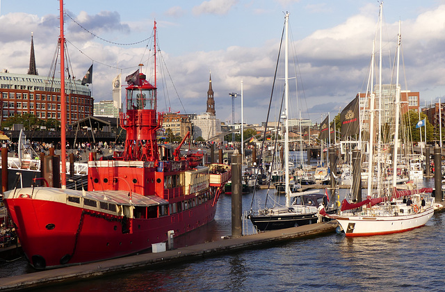 Feuerschiff im Sporthafen