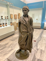 Heraklion Archæological Museum 2021 – Grave statue of a young boy