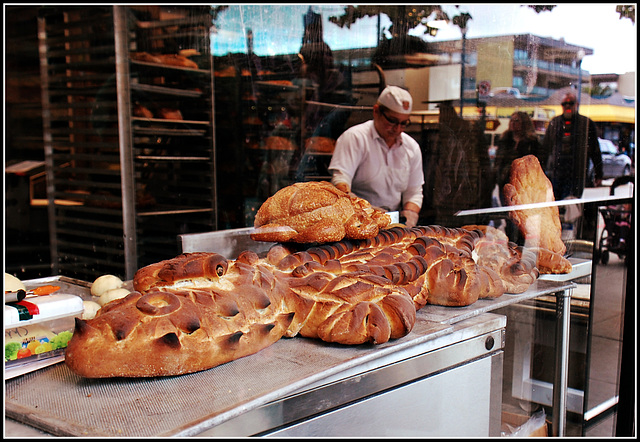 Boudin Crocodile Bread