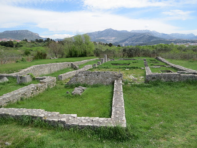 Salona : Kapljuç, 2