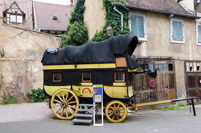 Doppelstock-Postkutsche