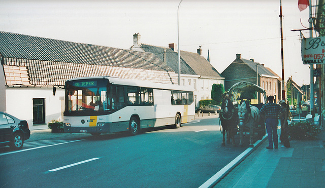 De Lijn contractor - Gruson Autobus 357141 (KWK 218) in Abele - 24 Aug 2003 De Lijn contractor - Gruson Autobus 357141 (KWK 218) in Abele - 24 Aug 2003