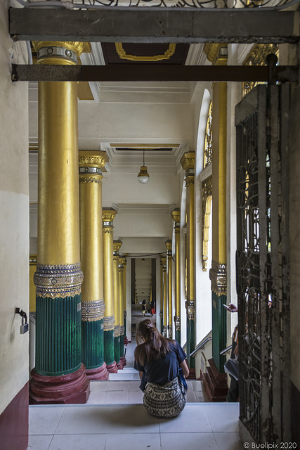 Szenen in der Shwedagon-Pagode (© Buelipix)